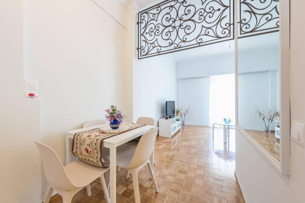 New! Bright & Remodeled 1Bed Apt 2Min Walk To Acropolis Apartamento Atenas Exterior foto